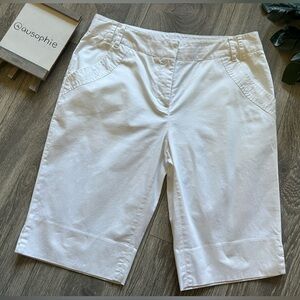 Cutter & buck white Bermuda golf shorts. Size 6